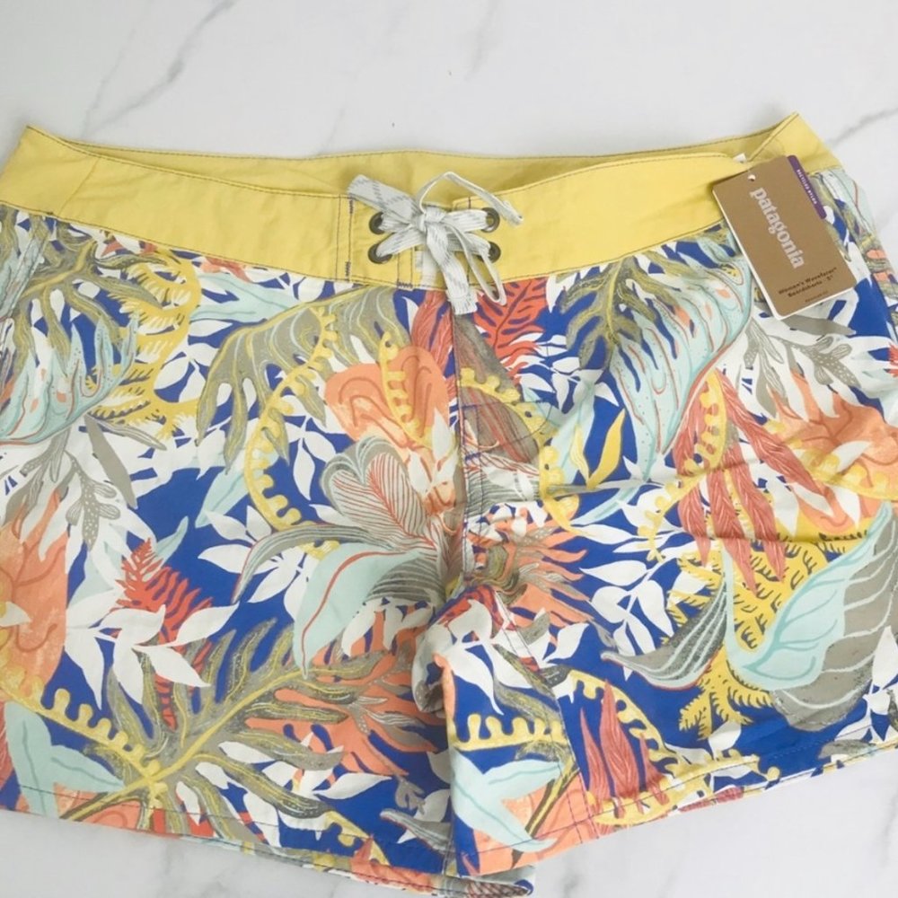 NWT Patagonia Wavefarer Boardshorts Jurassic Fern Size 4